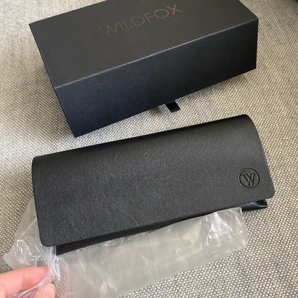 WILDFOX Sunglasses - Picture 6 of 6